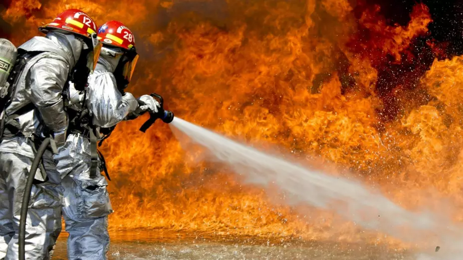 VIDEO: Fuerte incendio en Planta de Energía de Carbón II de la CFE en Coahuila