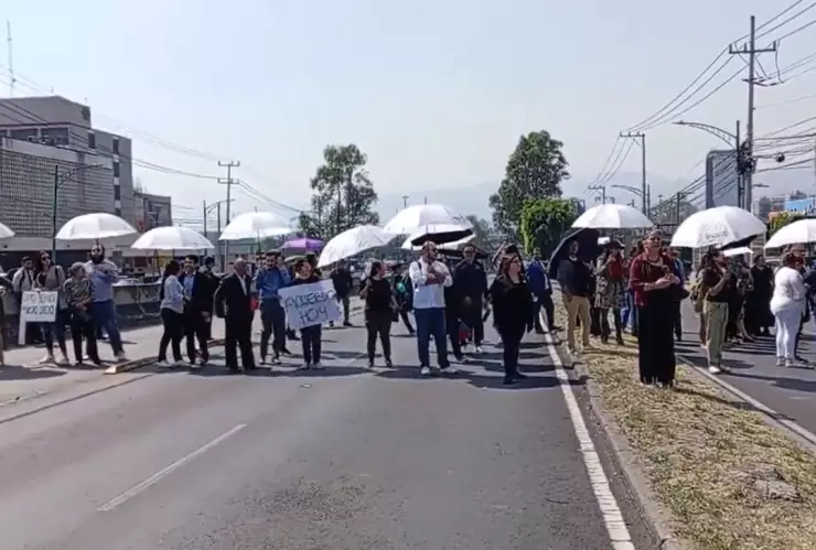 Bloqueo en ambos sentidos de Insurgentes Sur 19 de marzo
