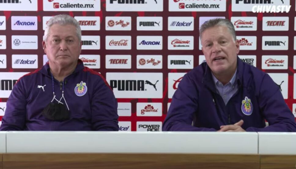 Chivas conferencia de prensa Vucetich y Peláez