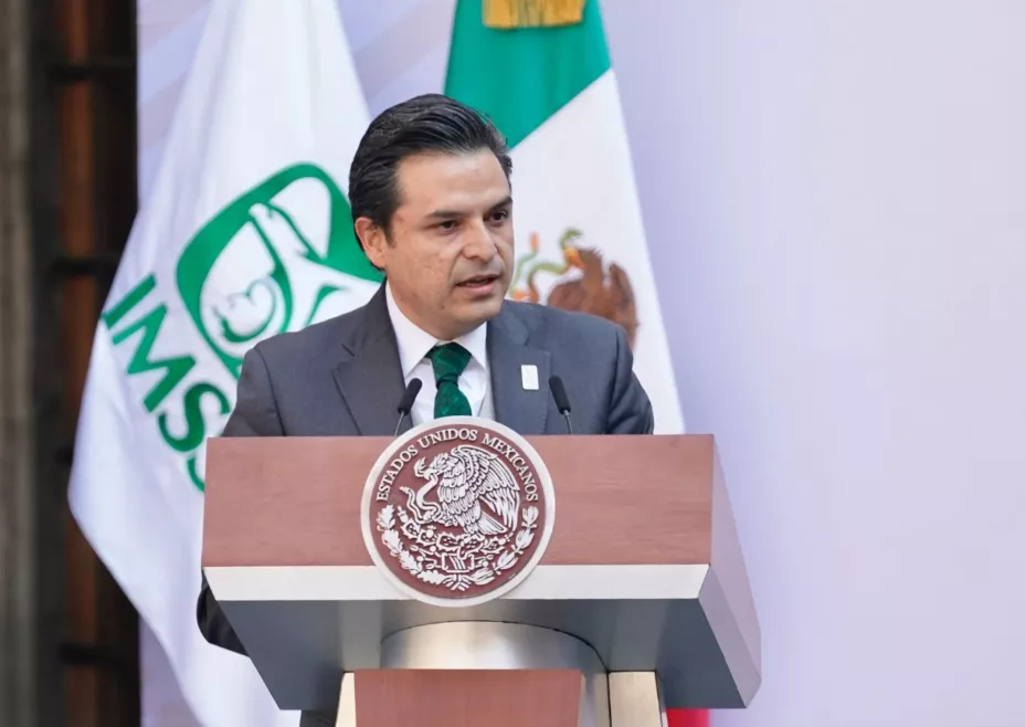 Zoé Robledo IMSS podio.jpeg