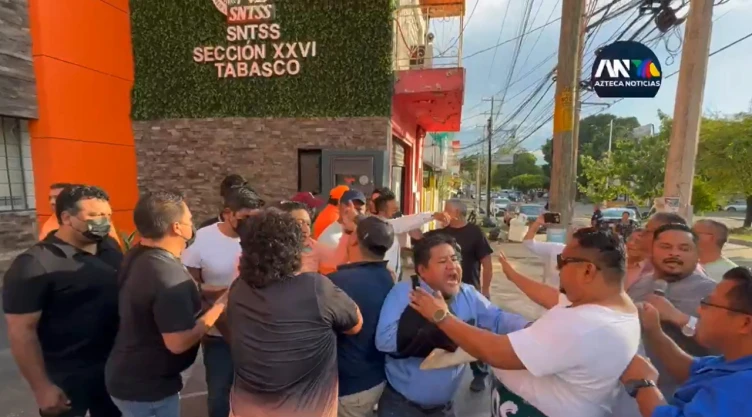 trabajadores-del-imss-en-villahermosa-tabasco-terminan-marcha-en-enfrentamiento-por-aumento-salarial