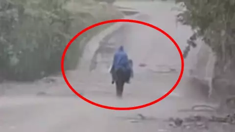 Hombre muere al intentar cruzar río desbordado en Veracruz