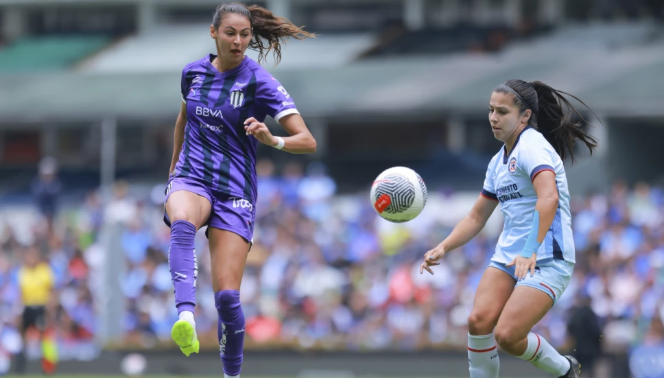 Mujeres deportistas siguen enfrentándose a los prejuicios sobre la menstruación.