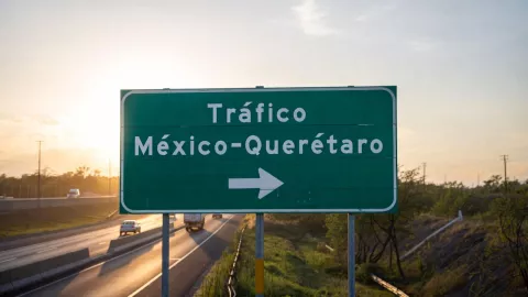Obras en carriles generan TRÁFICO INTENSO rumbo a la autopista México-Querétaro hoy viernes 30 de enero.jpg