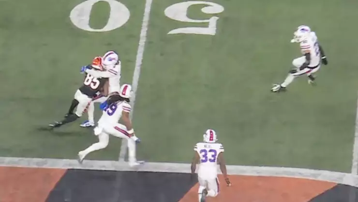 Suspenden partido entre Bills y Bengals, Damar Hamlin se desvanece