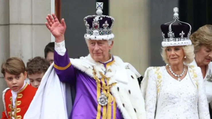 Rey Carlos y Camila, reina consorte