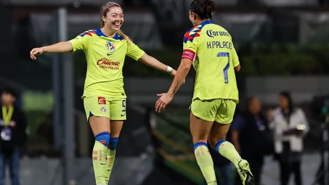 Katty Martínez y Kiana Palacios festejan gol de América Femenil