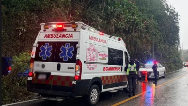 Conductor sufrió fuerte accidente sobre la carretera Tlapacoyan-Teziutlán hoy: Tráfico intenso