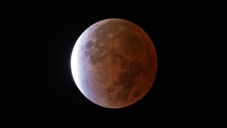 Eclipse lunar la noche de hoy