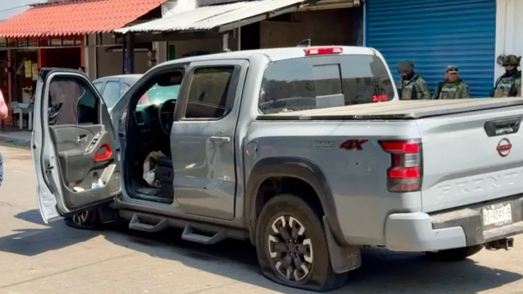 Camioneta baleada en Poza Rica