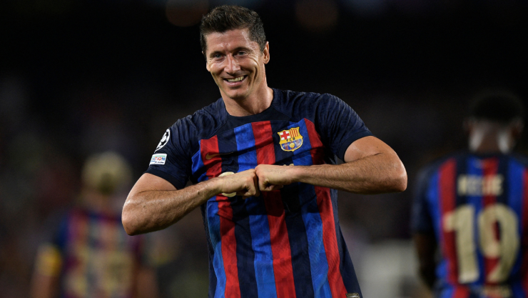 Robert Lewandowski anota doblete con Barcelona