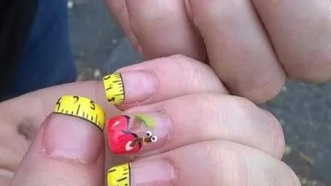8 diseños de uñas originales para maestras que pueden utilizar en este regreso a clases