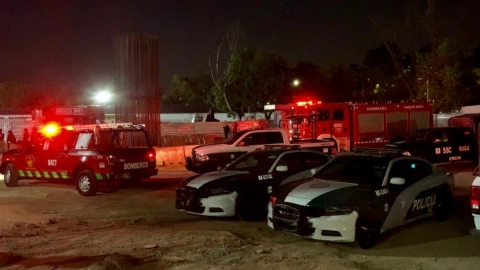 Policías de la CDMX evitaron que un hombre se aventara de una grúa