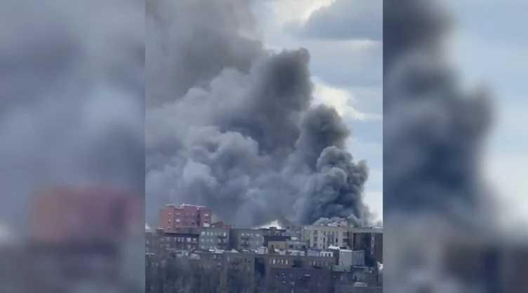 bomberos_combate_incendio_masivo_bronx_nueva_york