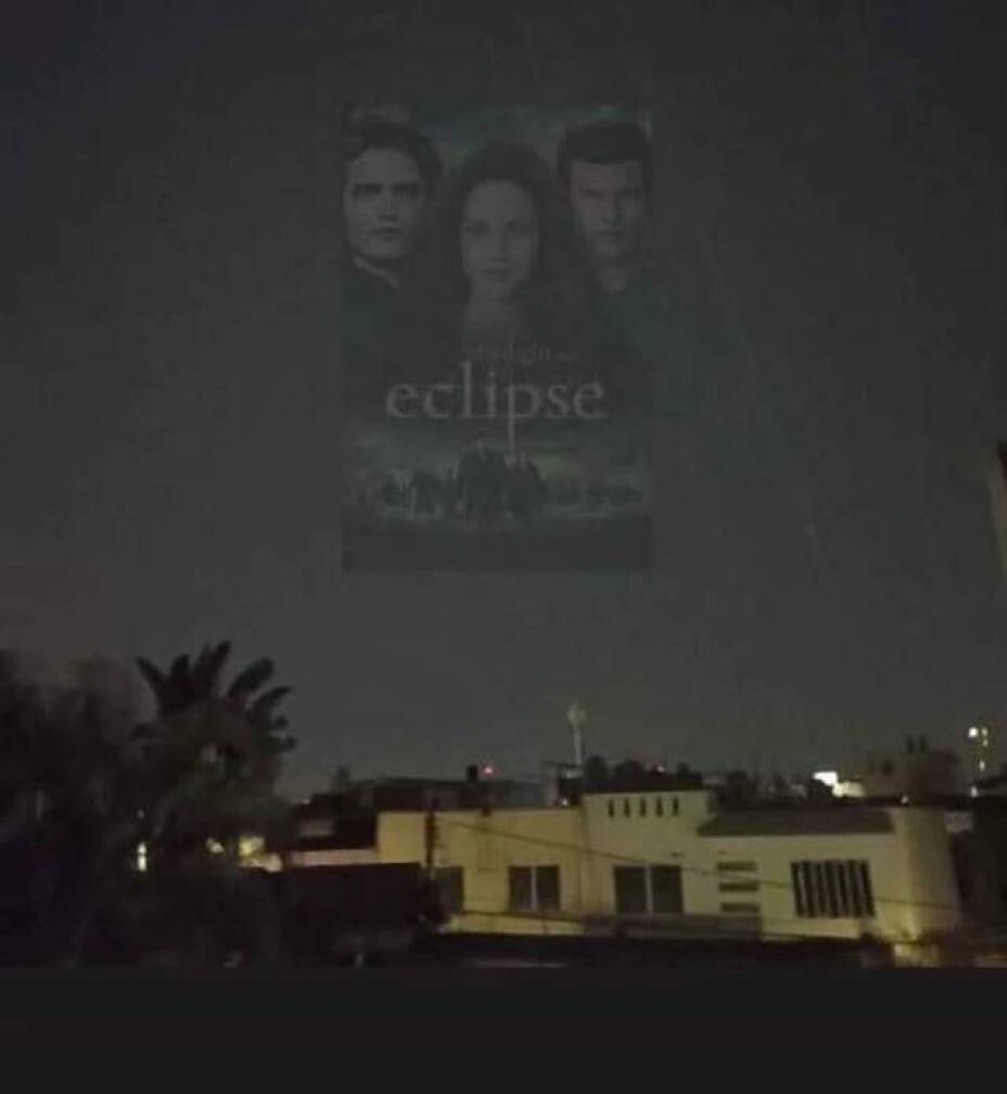 malas fotos del Eclipse Lunar de mayo 2022 4.