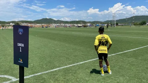D-BUT FC Mazatlán.