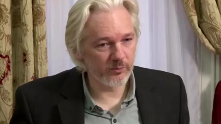julian-assange-quien-es-amlo (1).jpg