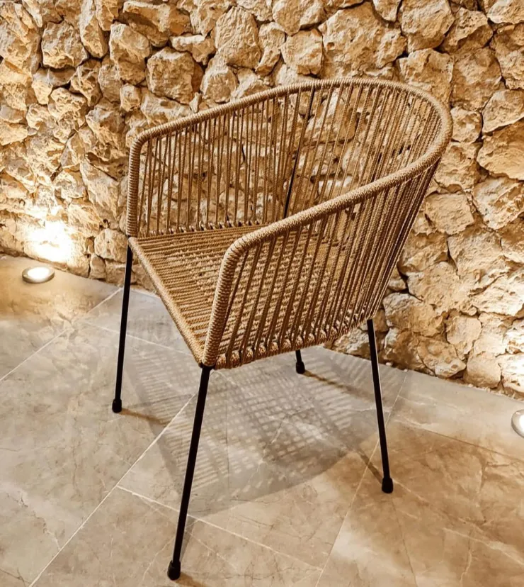 6 opciones para reemplazar las sillas modernas de tu casa por modelos retro