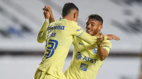 América festeja su gol ante los Gallos de Querétaro