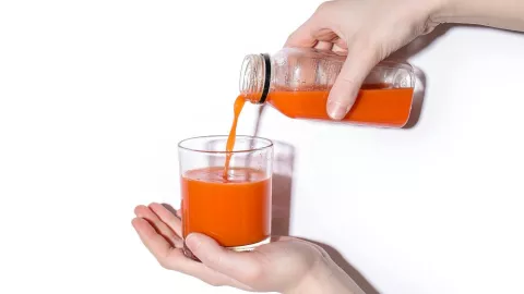 Jugo de zanahoria: estos son los beneficios de tomarlo en ayunas