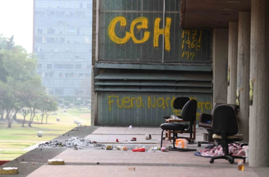 Los inconformes que tomaron la Rectoría por 12 días se mantuvieron en su postura de que el debate inicie al comienzo del ciclo escolar en agosto