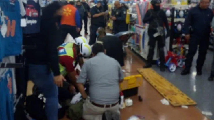Balacera en tienda de autoservicio deja un policía herido en Cuautitlán Izcalli, balacera, policía