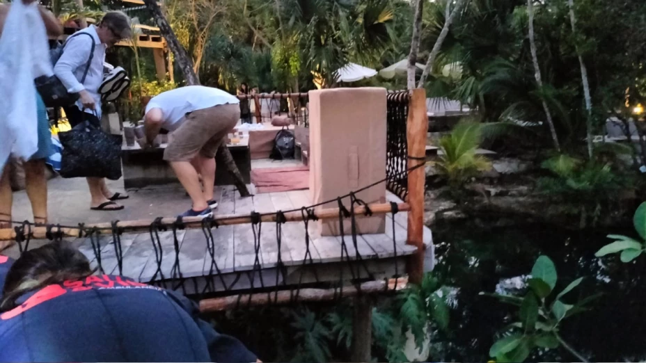 Turista en Tulum sufre caída desde balcón y terminan en el hospital