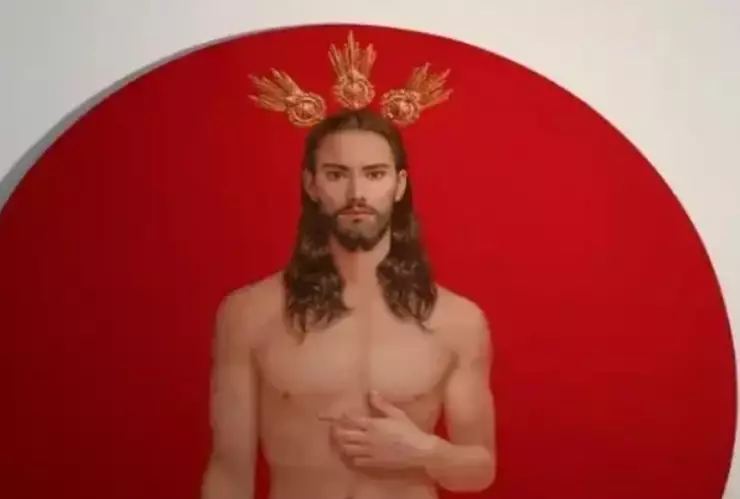 En España, tachan imagen de Cristo de afeminado