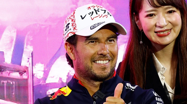 Checo Pérez en Japón