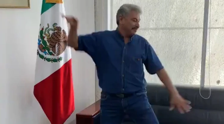 lobovasquezbailaguatemalamexicosre.jpg