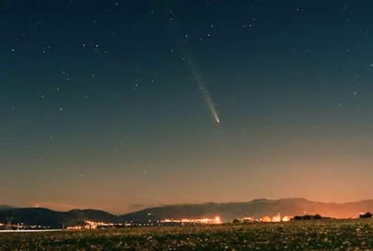 El cometa C/2025 R2 SWAN: un viajero cósmico de 20 milenios.