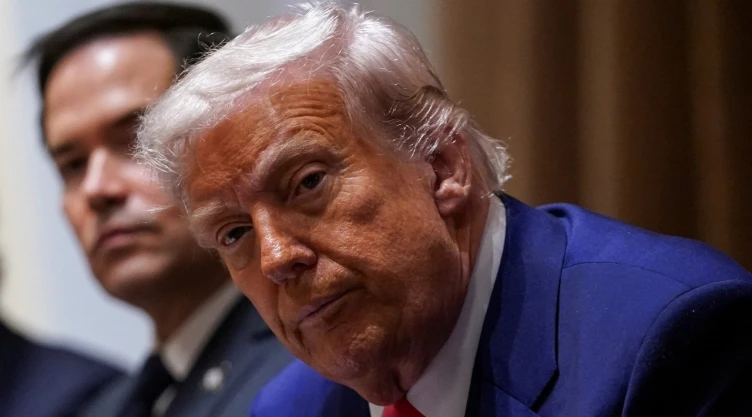 Trump explicó que los ingresos por aranceles se destinarán a pagar deuda, reducir impuestos y reforzar el muro con México.