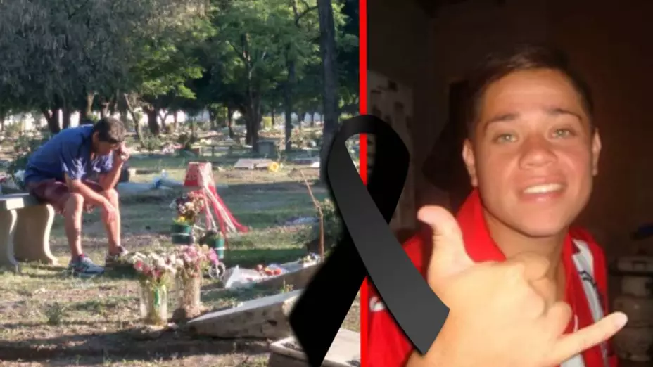 Papá visita la tumba de su hijo y escucha partido de su equipo favorito