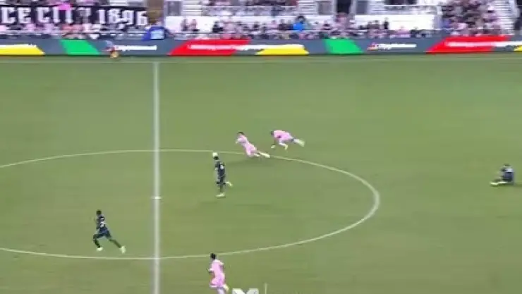 VIDEO ¡Oso del año! Jugadores del Inter de Miami se tropiezan entre ellos y pierden la pelota