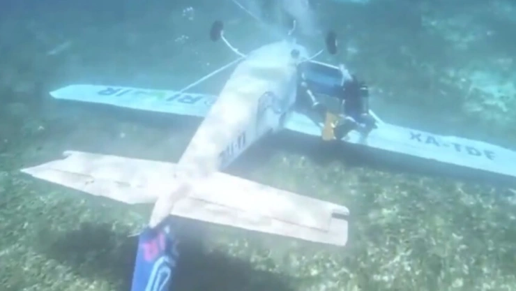 Avioneta se desploma en el mar de Cozumel