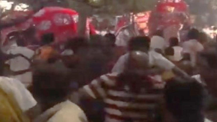 VIDEO: Elefante provoca pánico en procesión hindú; ¡Deja 13 heridos!