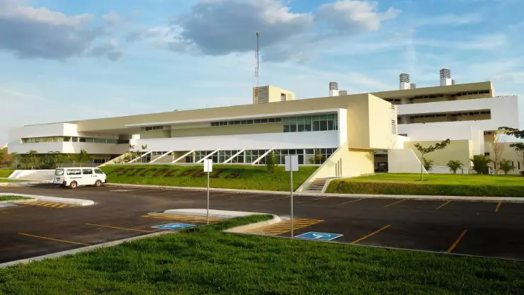 ¿Qué se sabe del brote masivo de gastroenteritis en una fiesta de graduación de la UADY