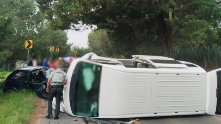 Accidente contra combi deja caos sobre la carretera Apizaco-Tejocotal hoy: Cierre hacia Zacatlán