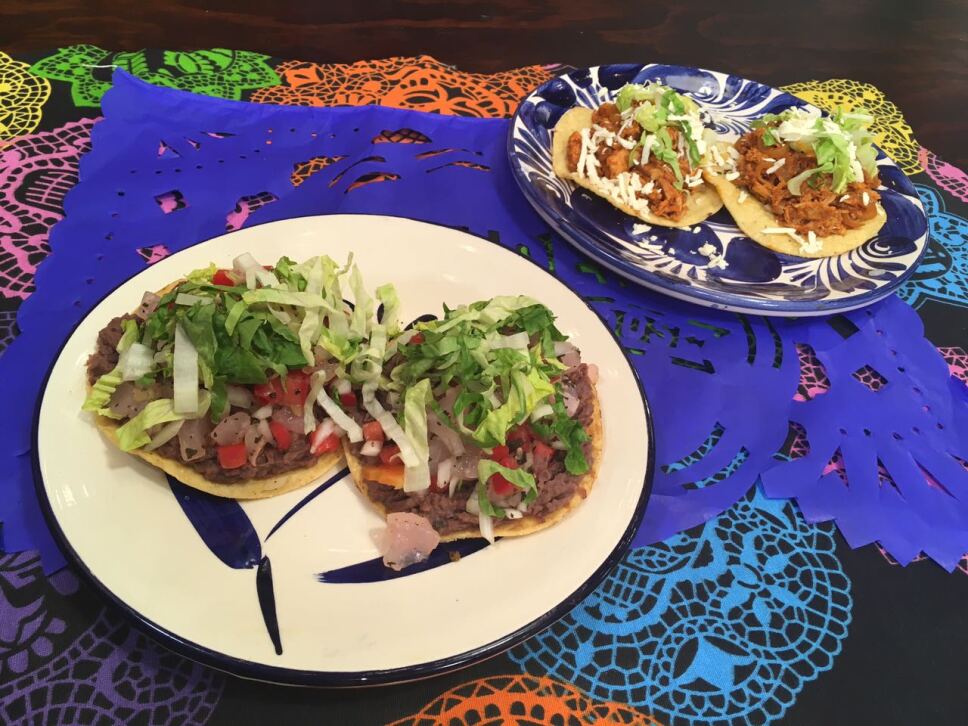 Tostadas de pata y tinga, Cocineros Mexicanos