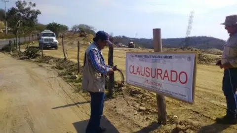 Clausuran proyectos habitacionales en costa de Oaxaca