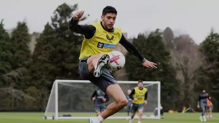 ¡A lo Checo Pérez! Raúl Jiménez cambiaría el fútbol por la Fórmula 1
