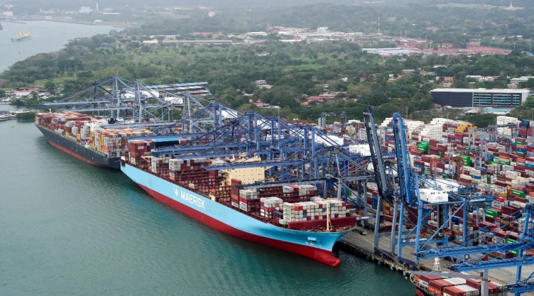 Canal Panamá, BlackRock, puertos, geopolítica, comercio, estrategia, control, influencia, adquisición.