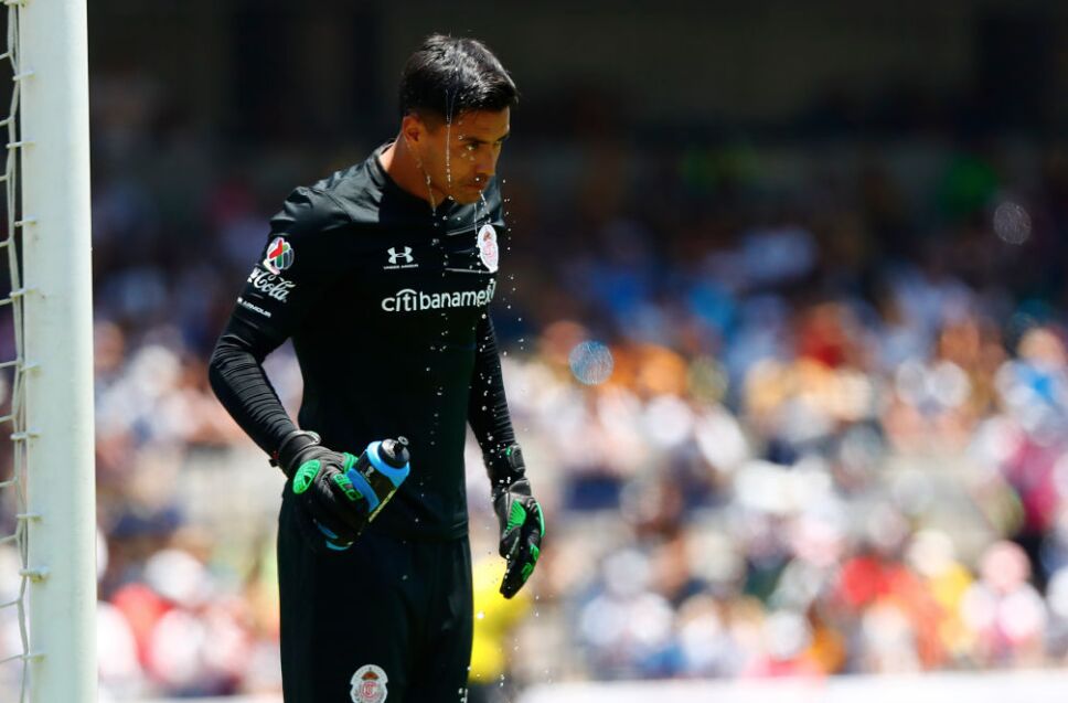 Talavera redujo su sueldo para poder jugar con Pumas