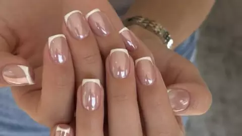 Micro manicura francesa cromada