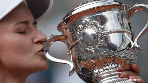Barbora Krejcikova se corona en Roland Garros
