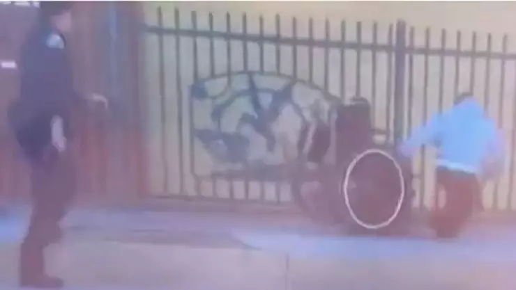 VIDEO Policía dispara a hombre en silla de ruedas; temían que huyera