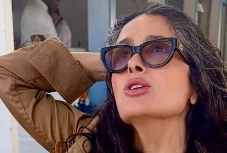 Salma Hayek luce espectacular en sesión de bikini para celebrar sus 58 años FOTOS