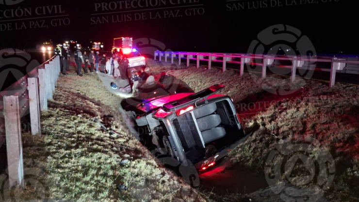 Volcadura San Luis de la Paz deja varios lesionados tras caer en zanja 10 a_20260410_084600_0000.png