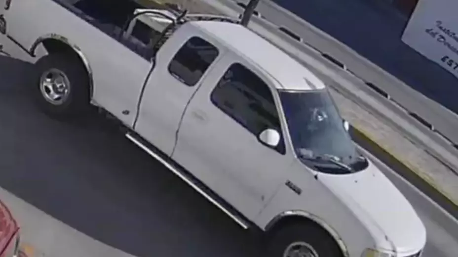 buscan conductor que chocó y huyó