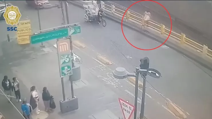 VIDEO: Momento en que salvan a una mujer de atentar contra su vida en Garibaldi